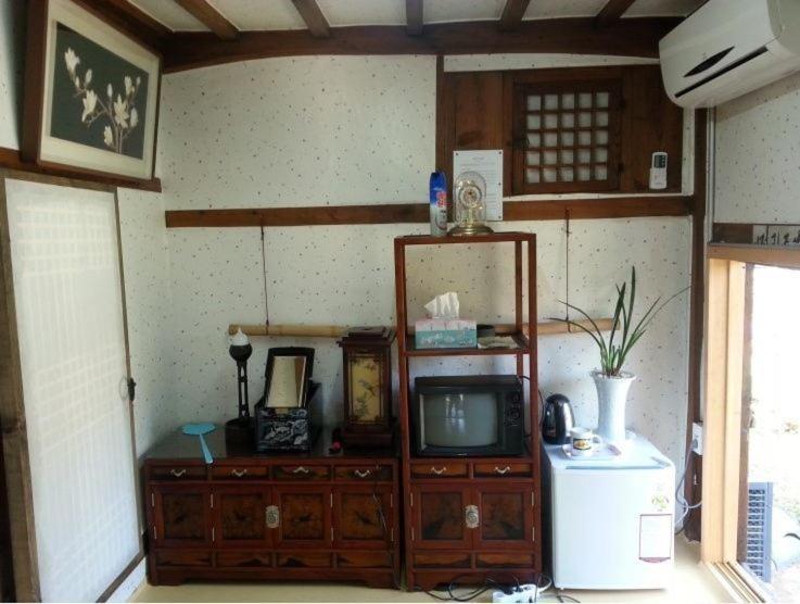 Goseong Choi Pilgan'S Old House Hotel Room photo
